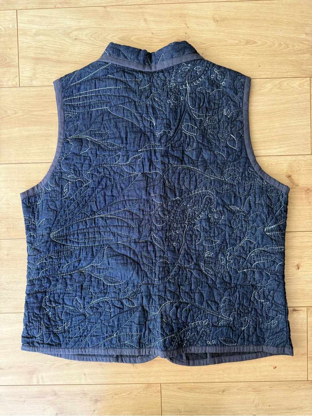 Vintage Christopher & Banks Quilted Denim Vest XL Floral Embroidered Cottagecore - Picture 2 of 6